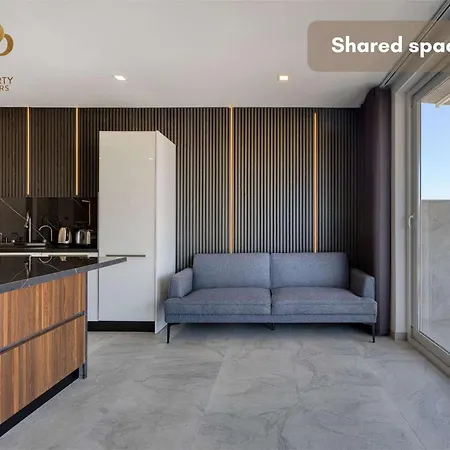 Urban 19 Residences Grand Inn *